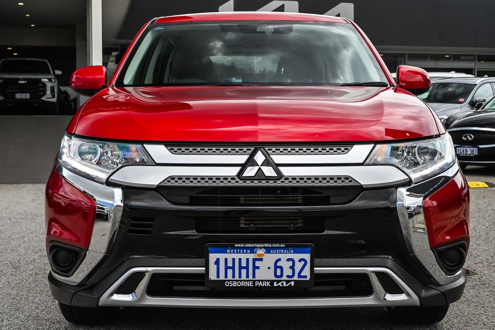 Mitsubishi Outlander image 4