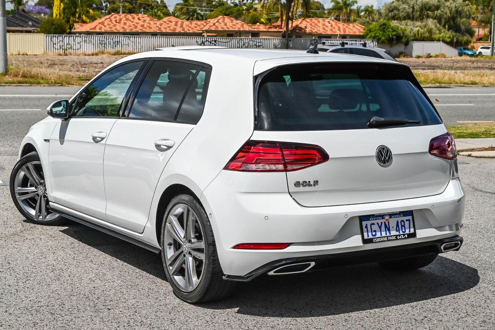 Volkswagen Golf image 2