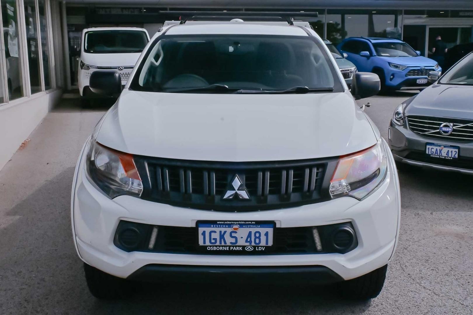 Mitsubishi Triton image 1