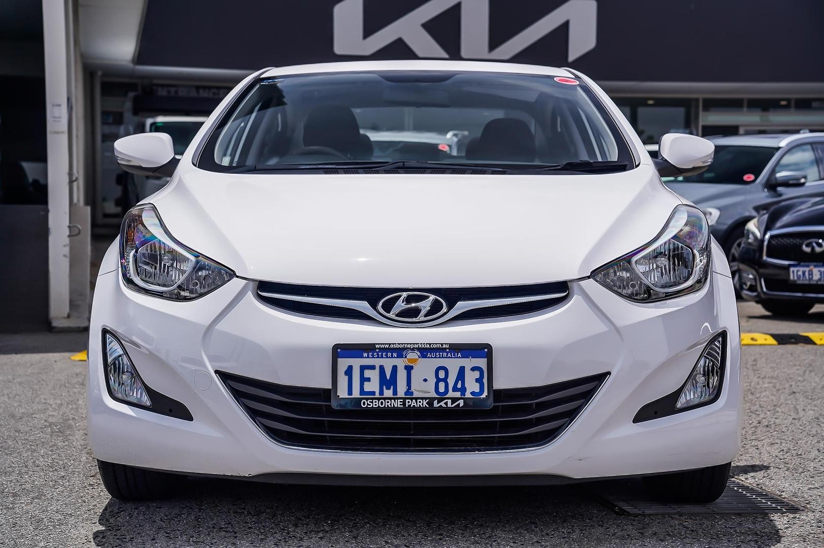 Hyundai Elantra image 4