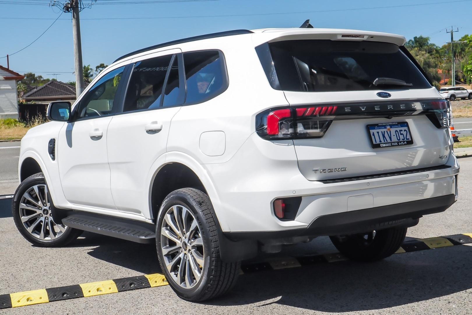 Ford Everest image 2