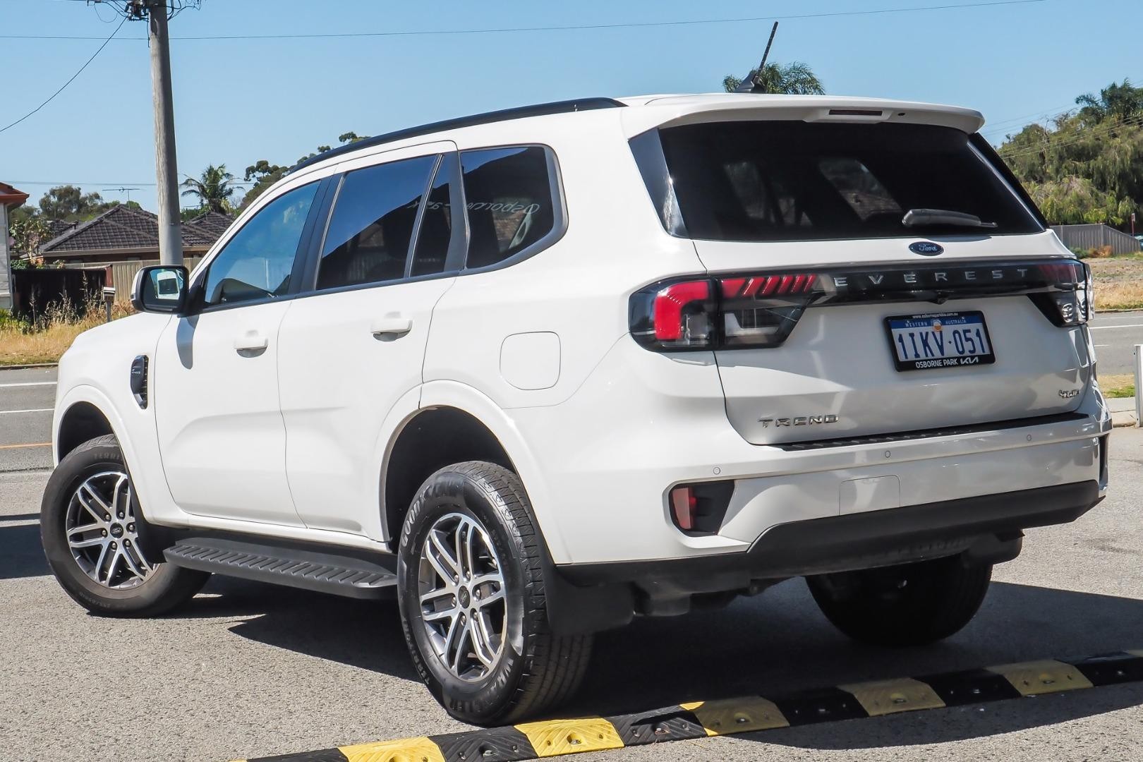 Ford Everest image 2