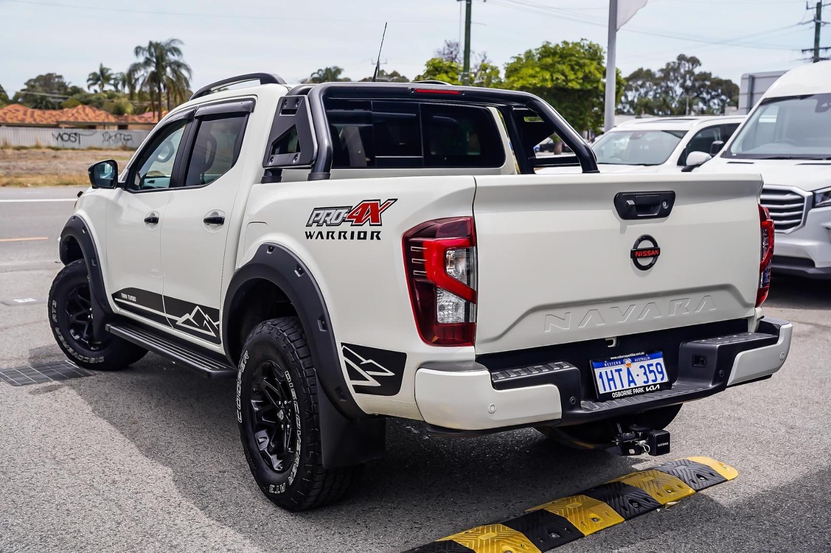 Nissan Navara image 2