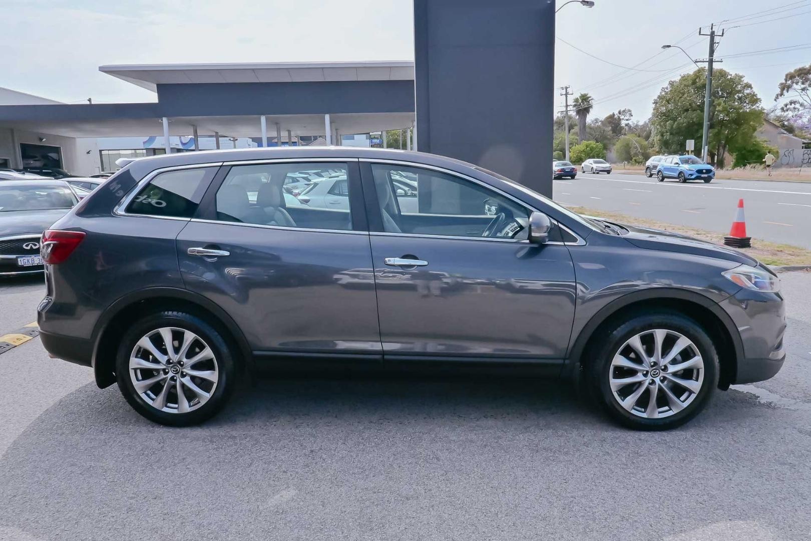 Mazda Cx-9 image 3