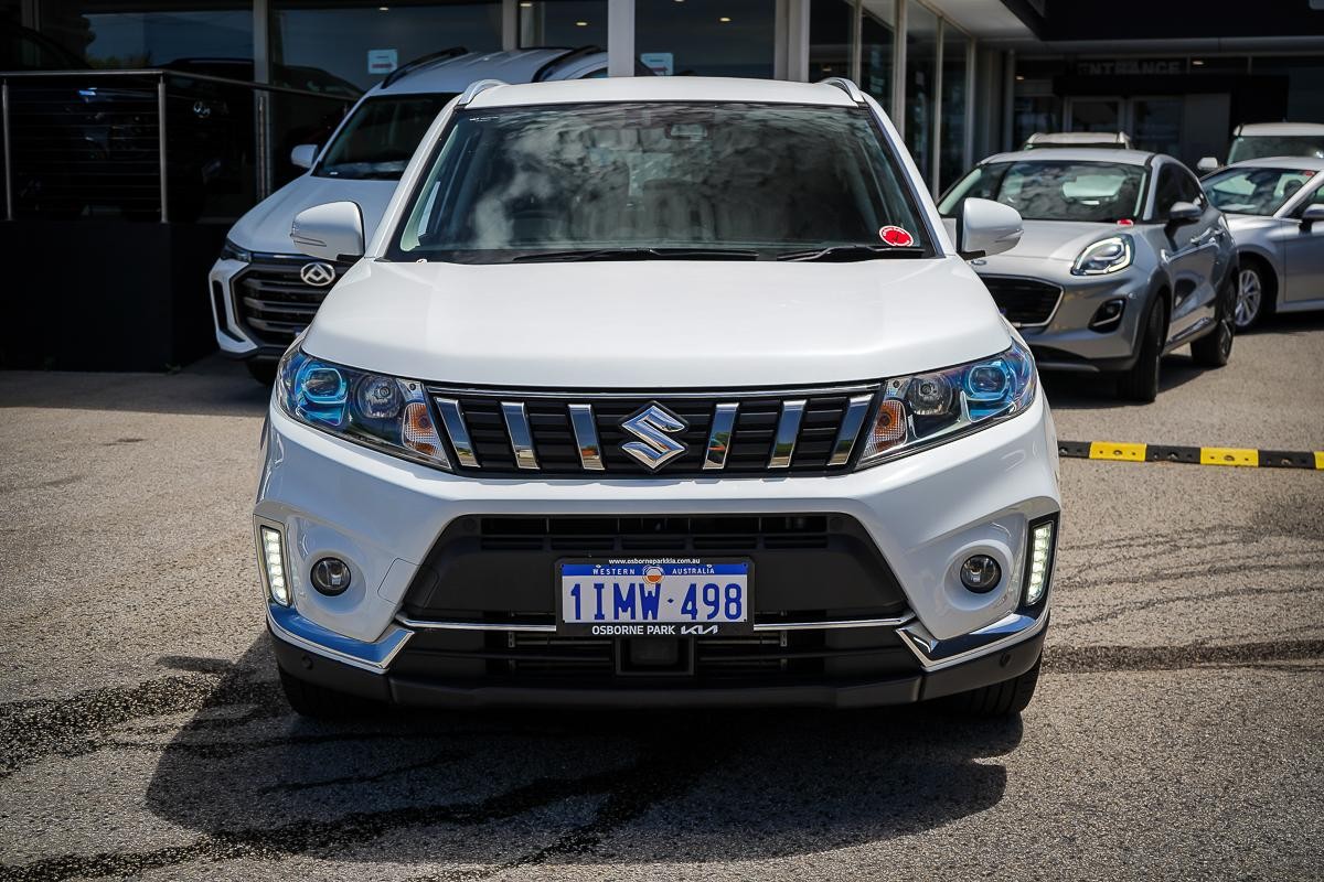 Suzuki Vitara image 2