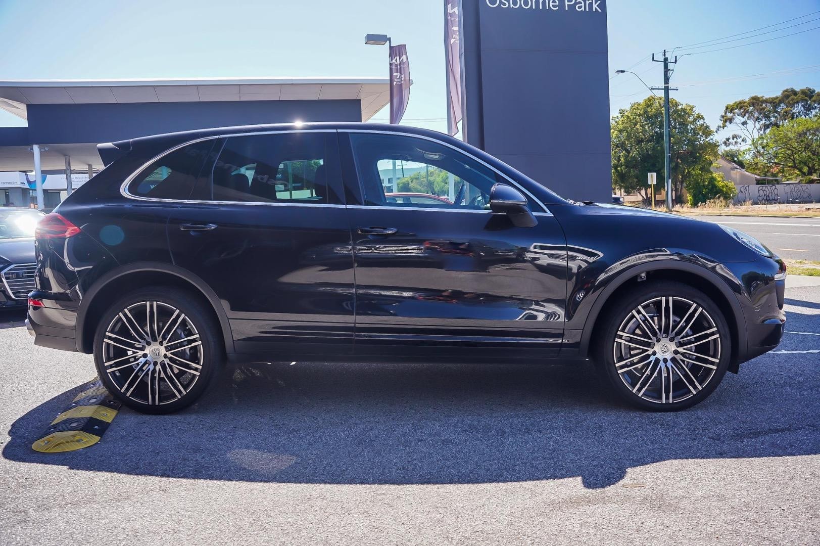 Porsche Cayenne image 3