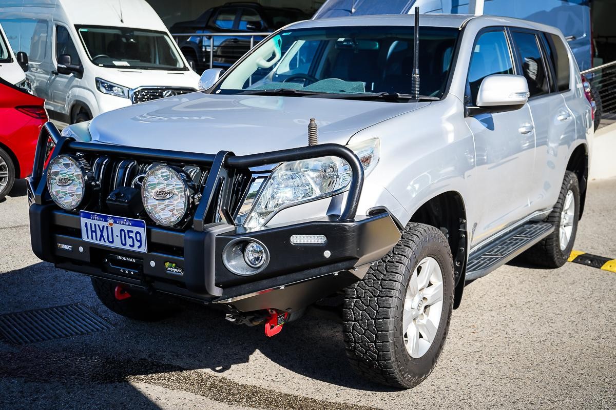 Toyota Landcruiser Prado image 4