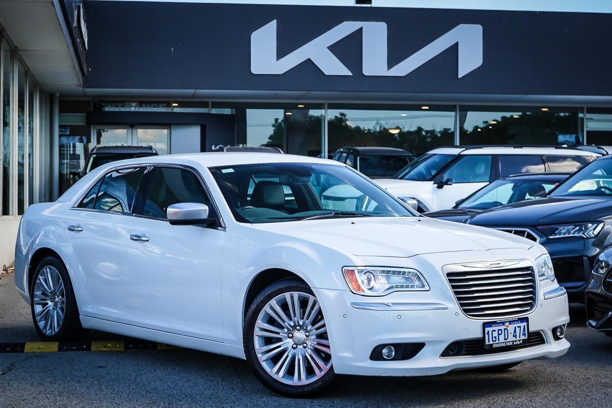 Chrysler 300 image 1