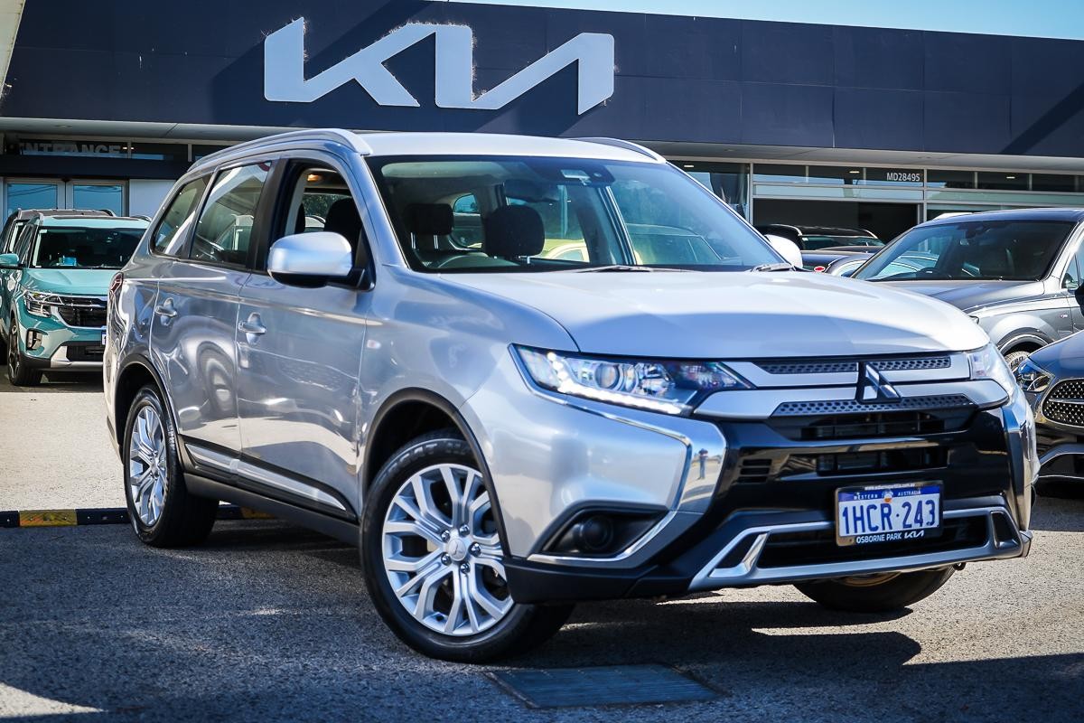 Mitsubishi Outlander image 1