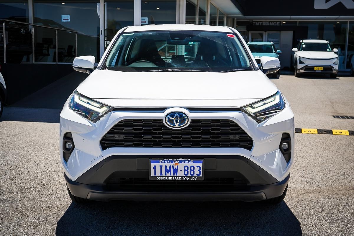 Toyota Rav4 image 2