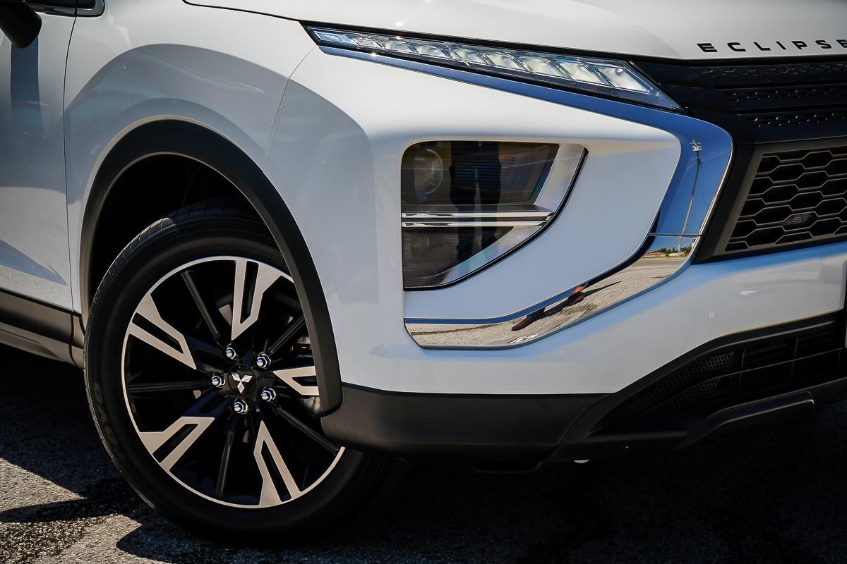 Mitsubishi Eclipse Cross image 4