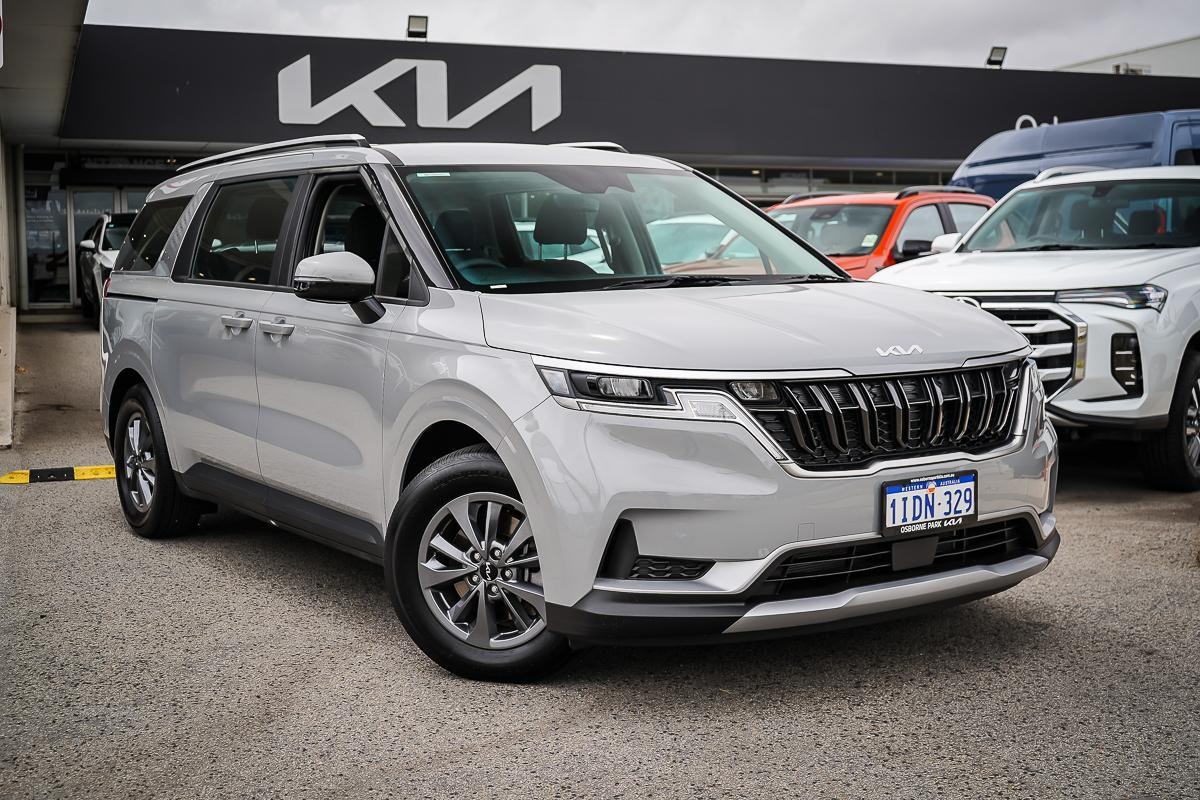 Kia Carnival image 1