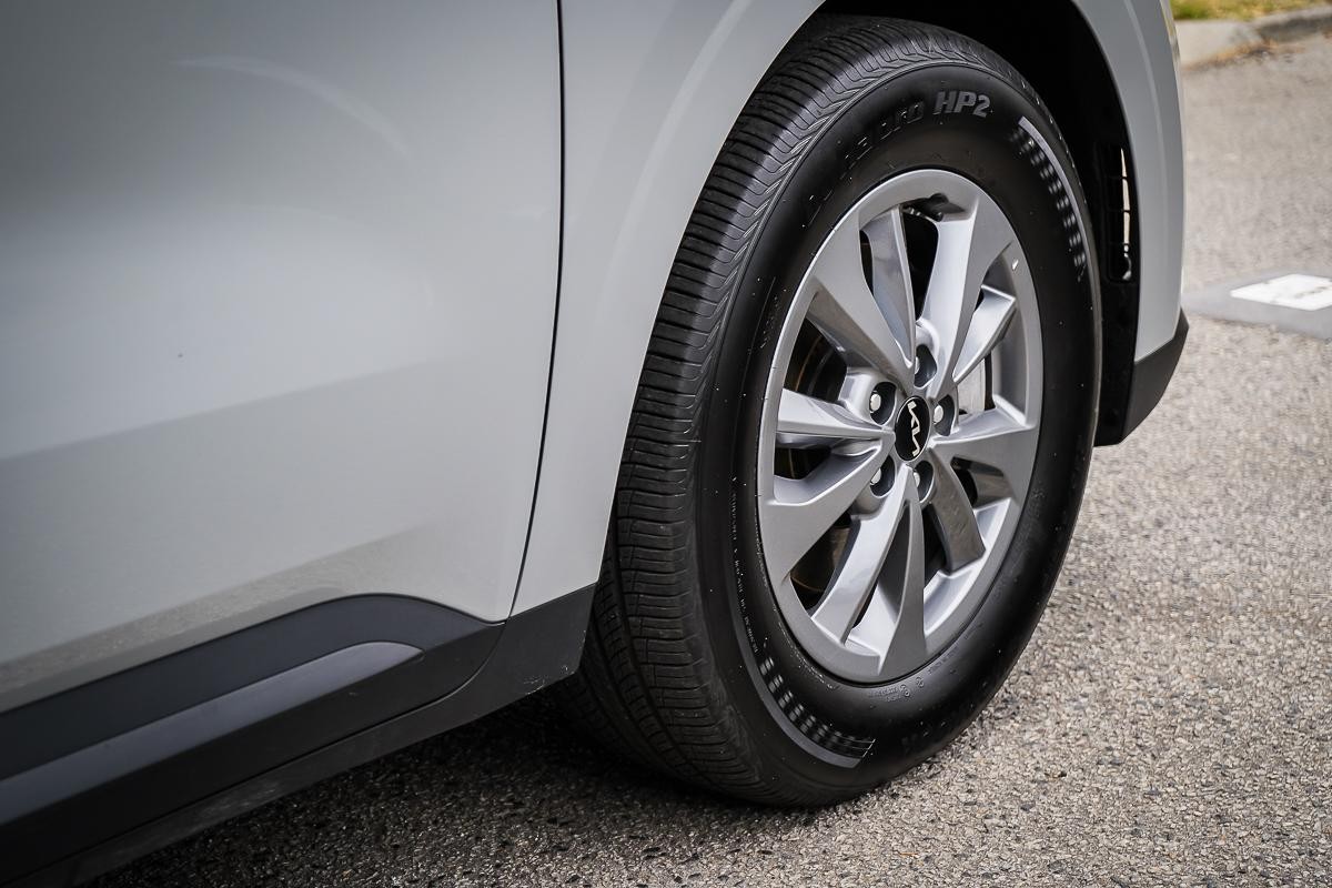 Kia Carnival image 3