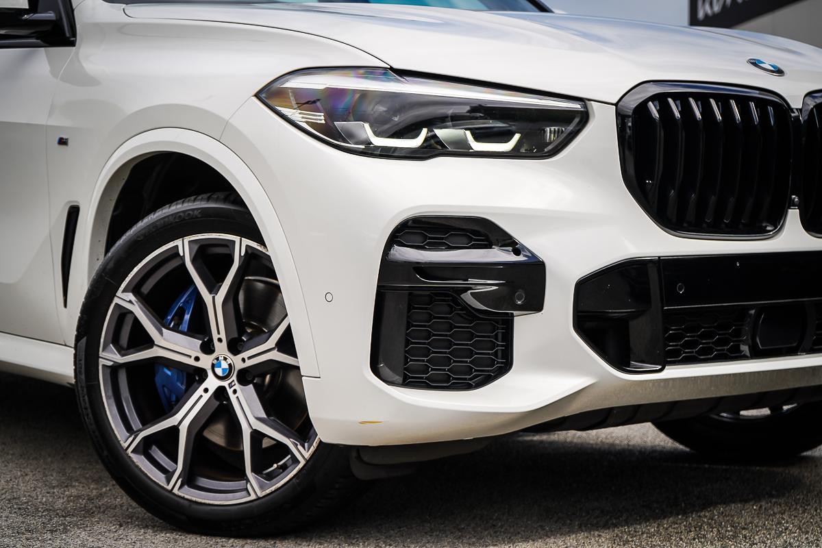 BMW X5 image 2