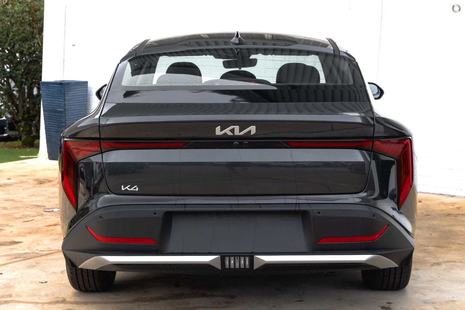 Kia K4 image 3