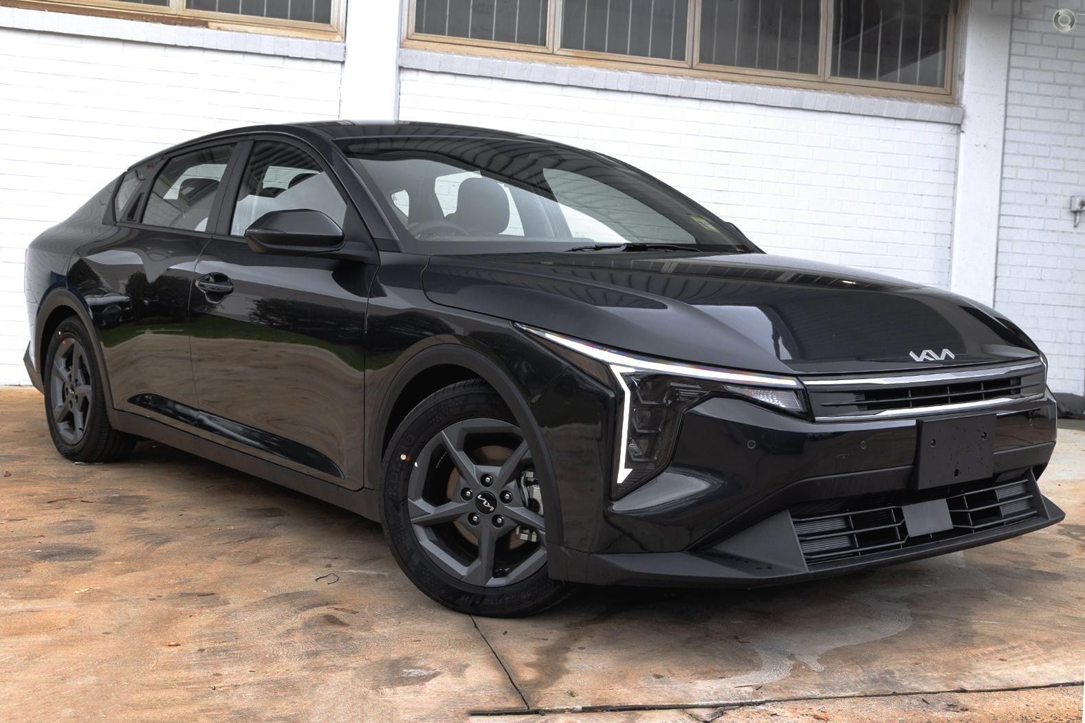 Kia K4 image 1