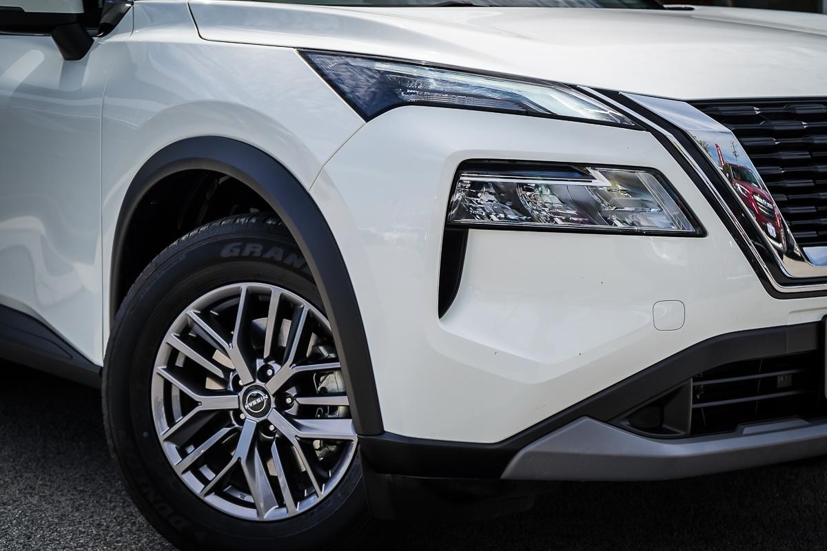 Nissan X-trail image 2