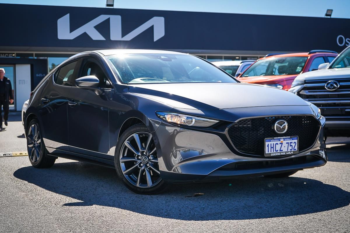 Mazda 3 image 1