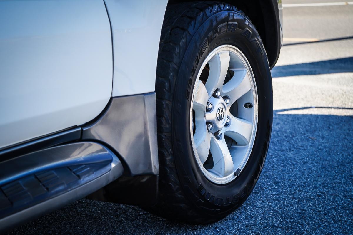 Toyota Landcruiser Prado image 3