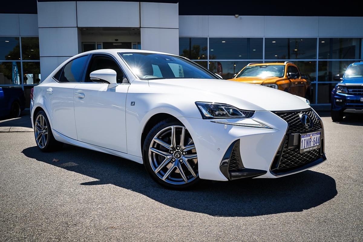 Lexus Is image 1