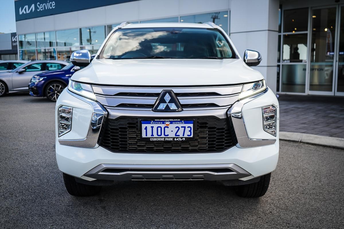 Mitsubishi Pajero Sport image 4
