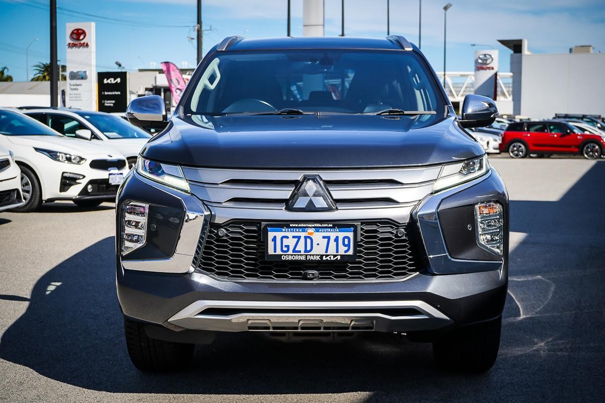 Mitsubishi Pajero Sport image 4