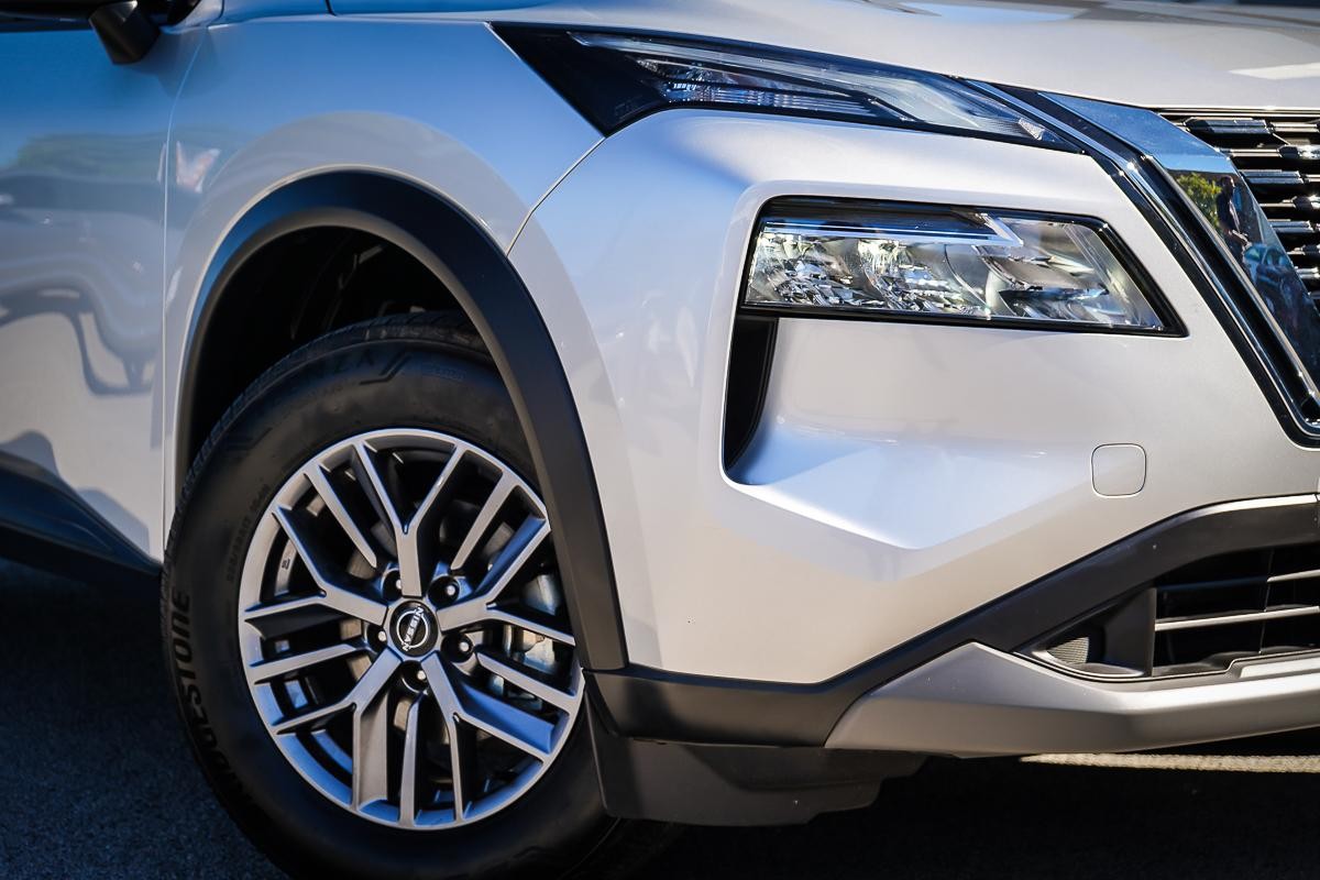 Nissan X-trail image 2