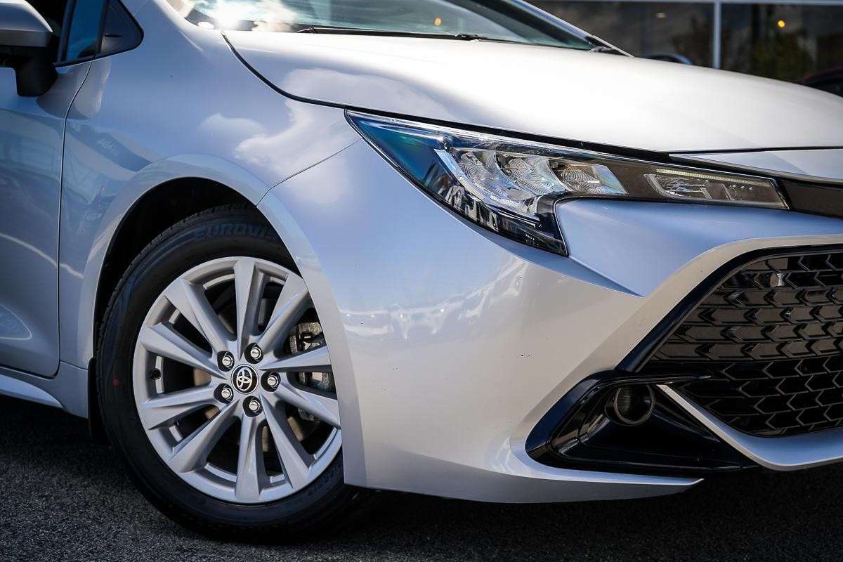 Toyota Corolla image 2
