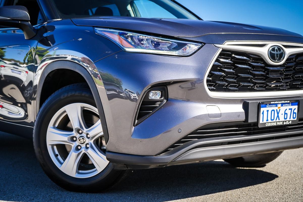 Toyota Kluger image 2