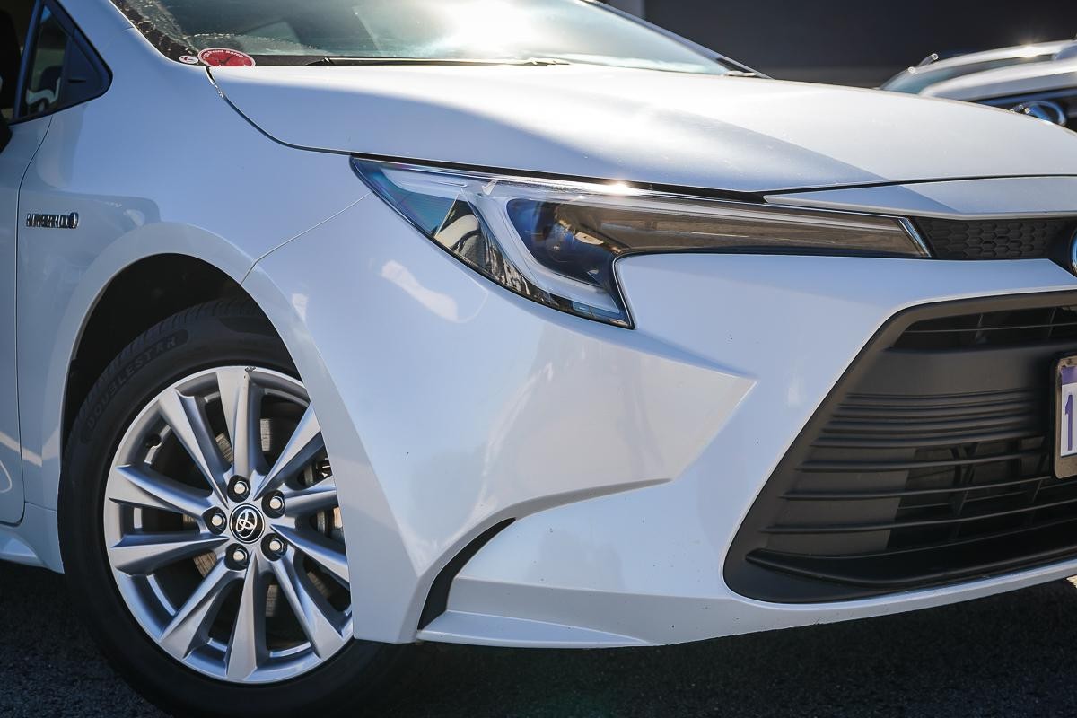 Toyota Corolla image 2