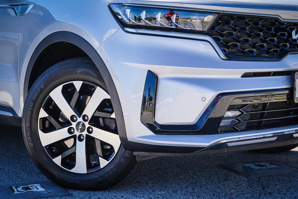 Kia Sorento image 2
