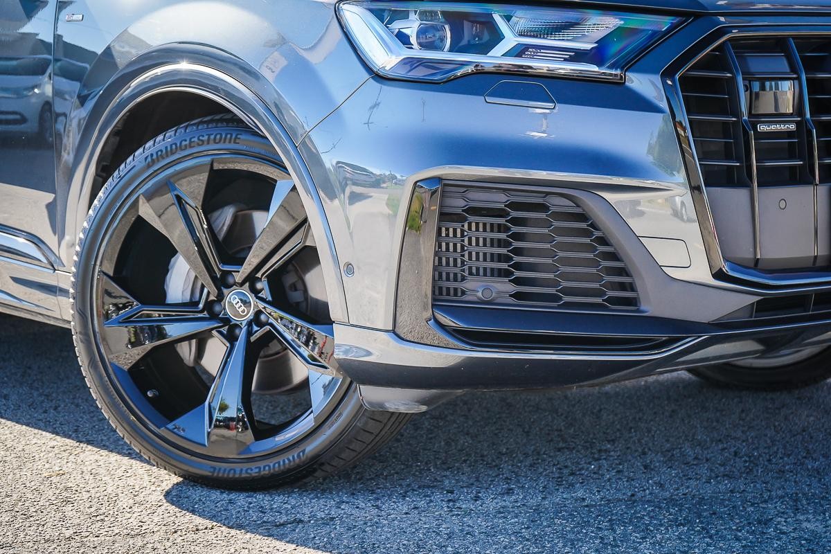 Audi Q7 image 2