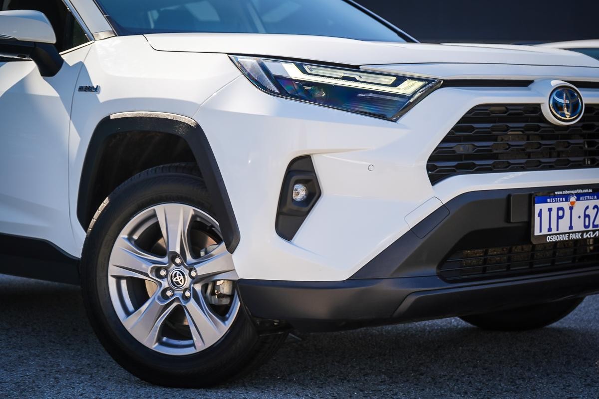 Toyota Rav4 image 2