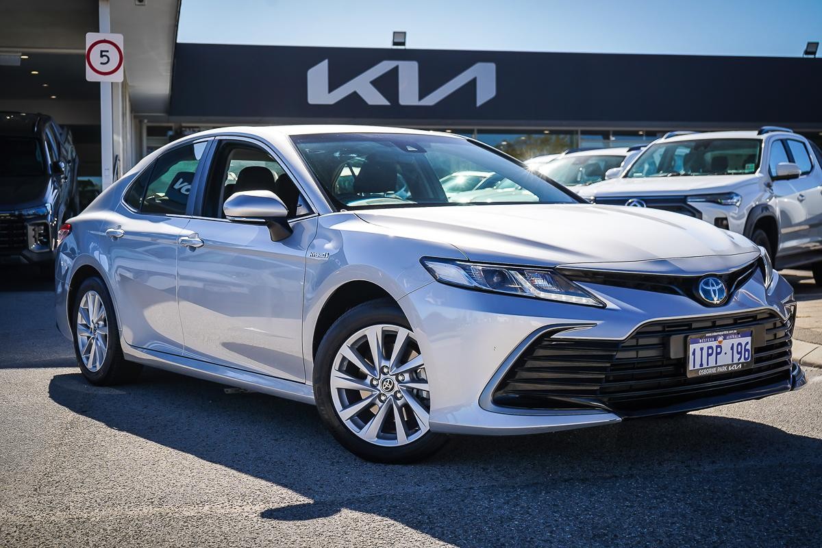 Toyota Camry image 1