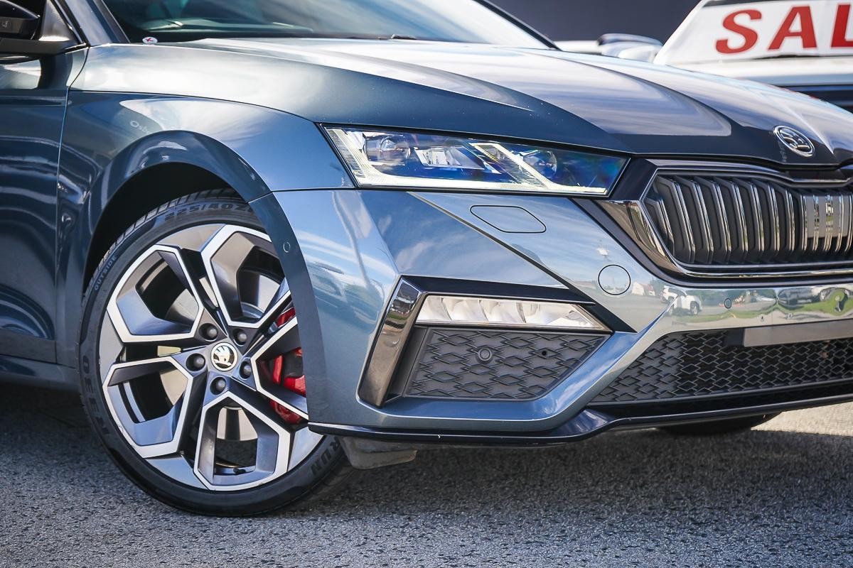 Skoda Octavia image 2