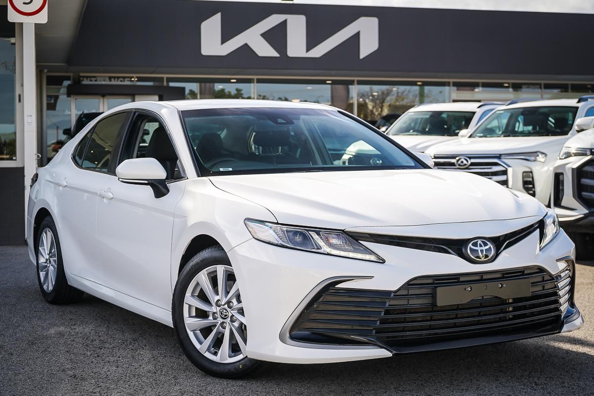 Toyota Camry image 1