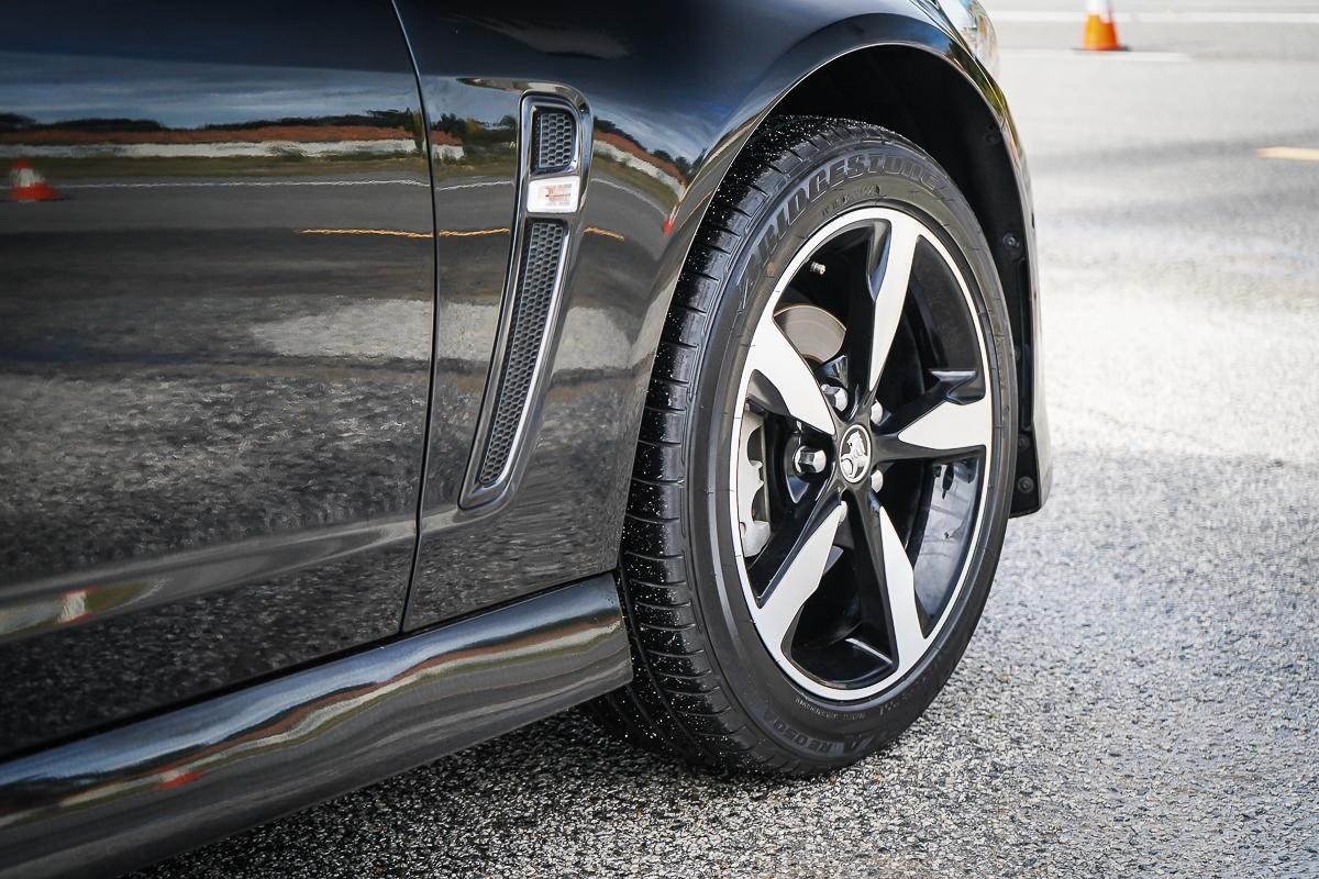 Holden Commodore image 3