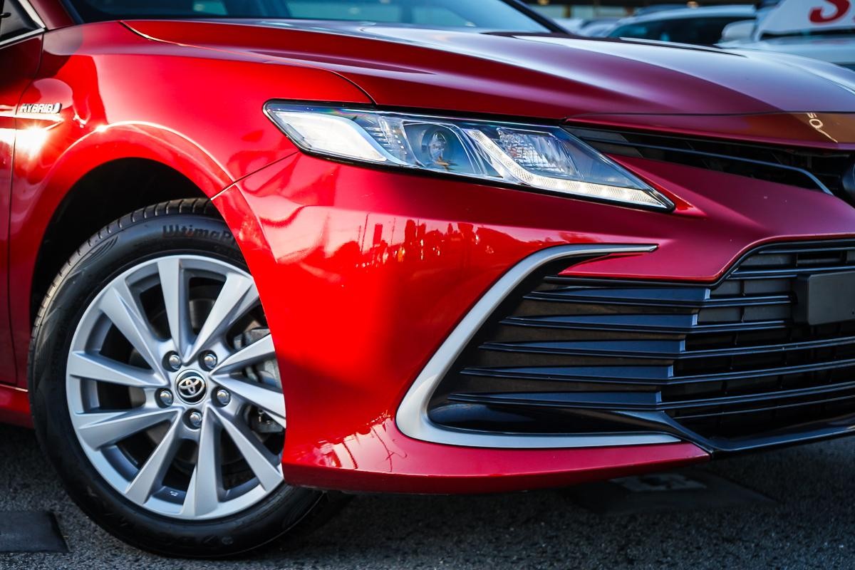 Toyota Camry image 2