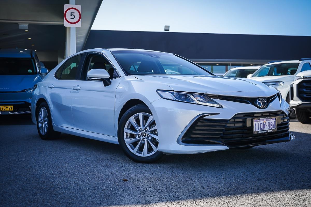Toyota Camry image 1