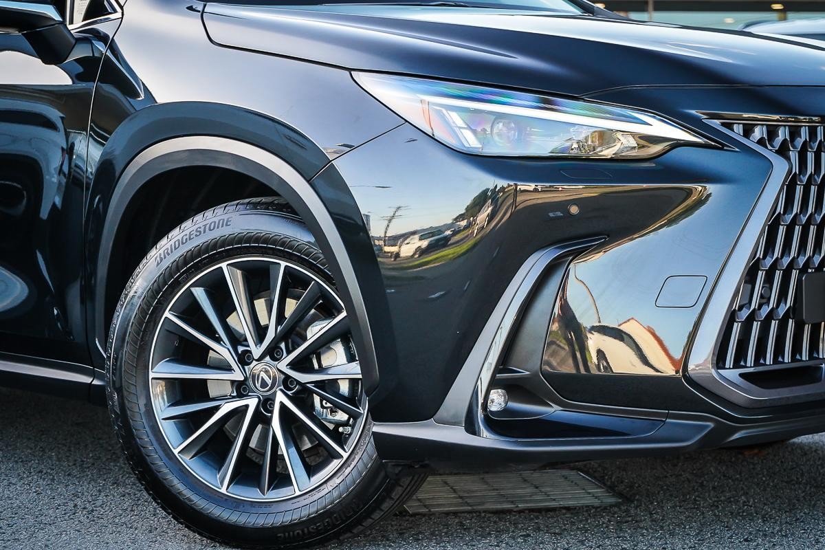 Lexus Nx image 2