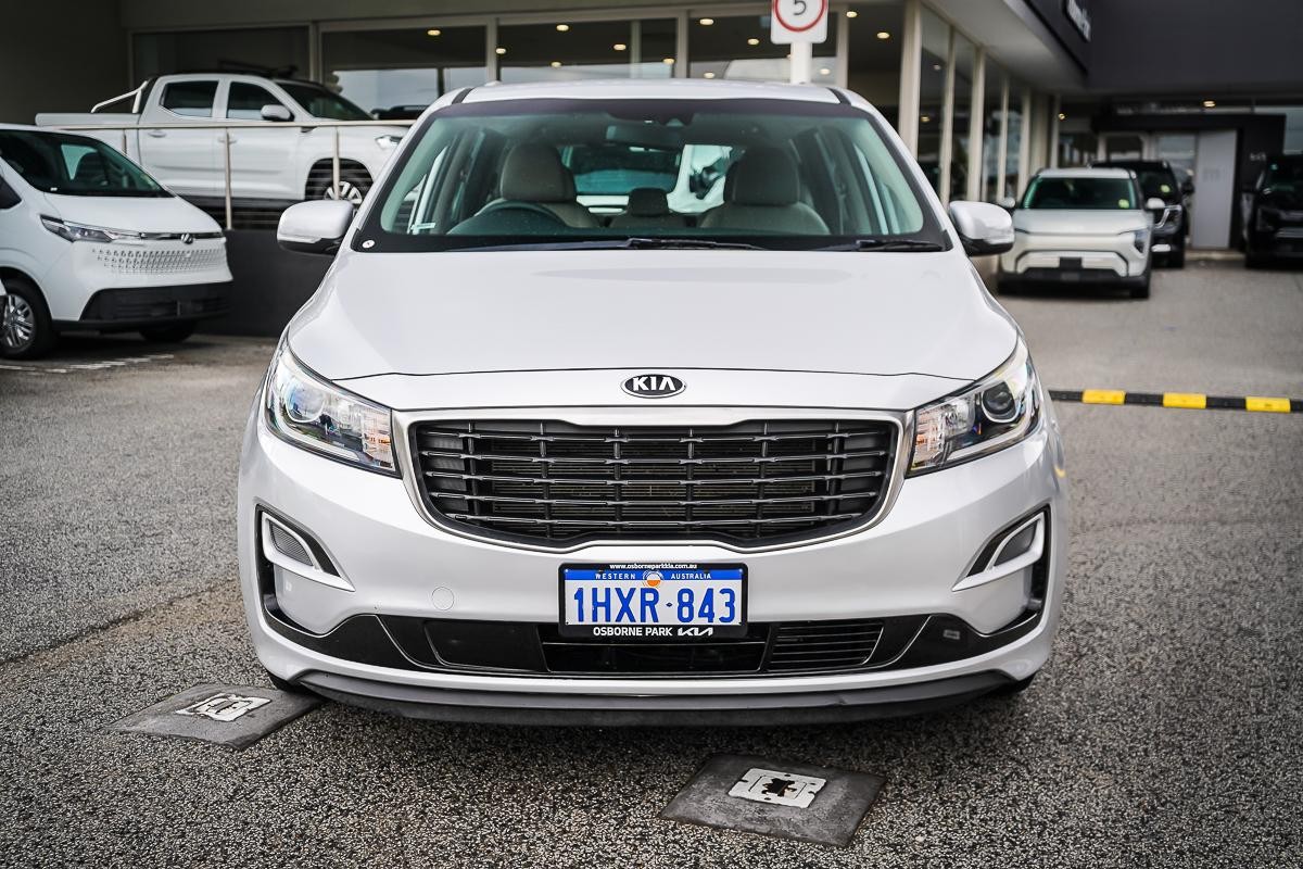 Kia Carnival image 4