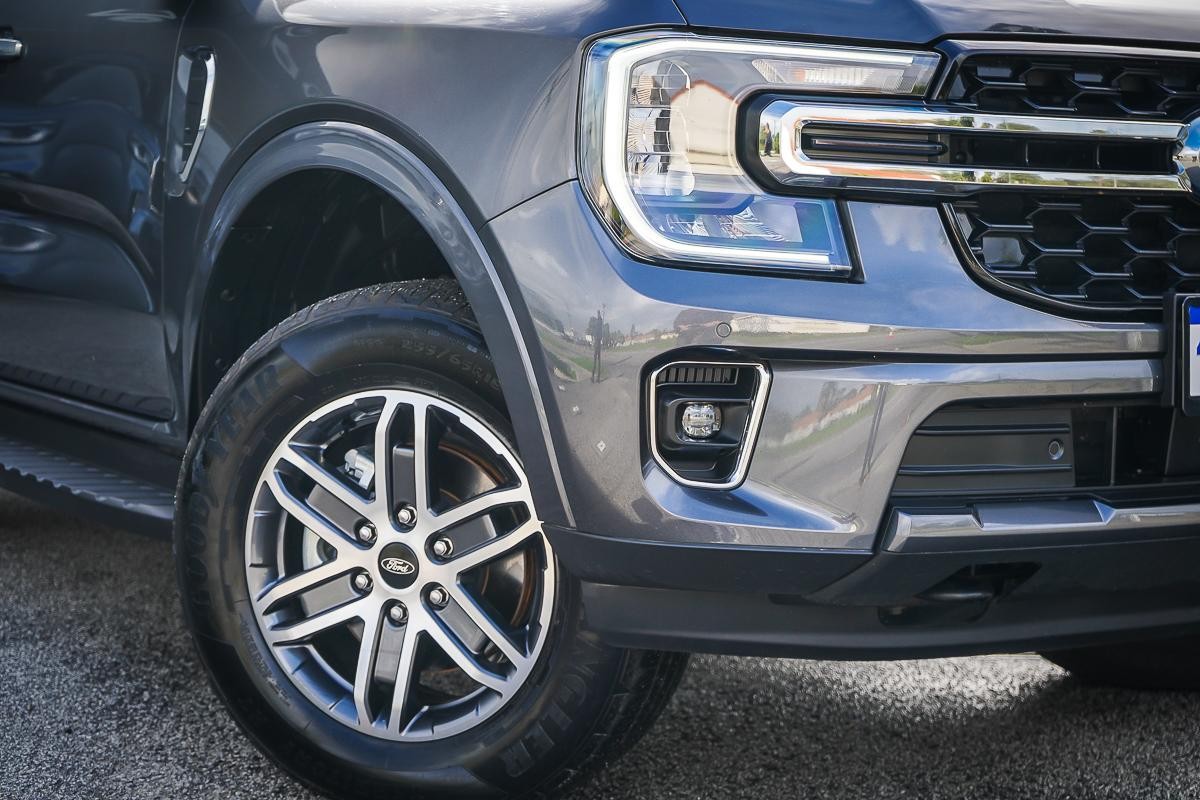 Ford Everest image 2