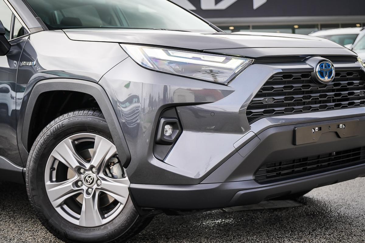 Toyota Rav4 image 2