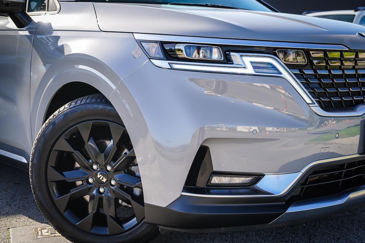 Kia Carnival image 2