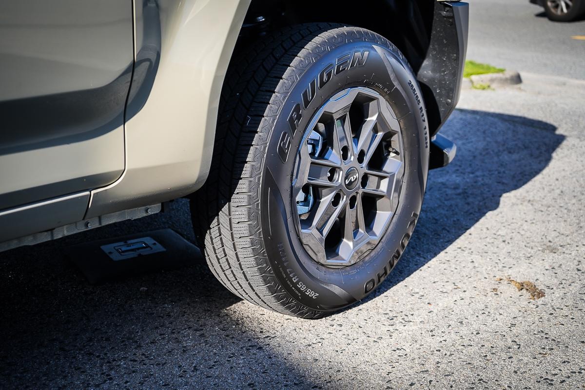 Kia Tasman image 3