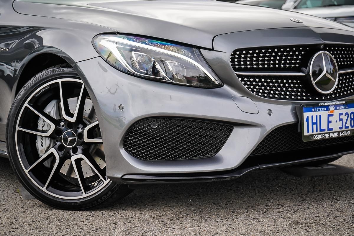 Mercedes Benz C-class image 2