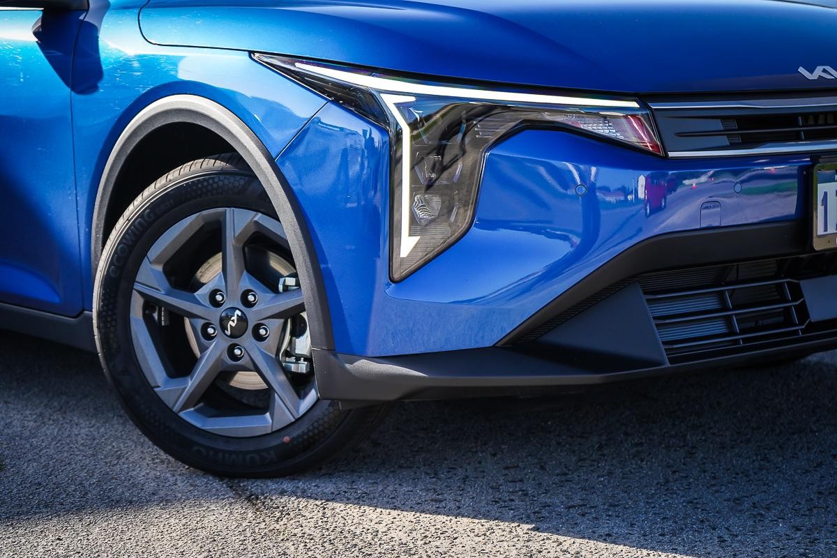Kia K4 image 2