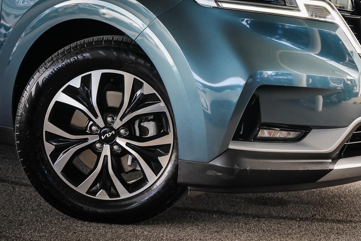 Kia Carnival image 2