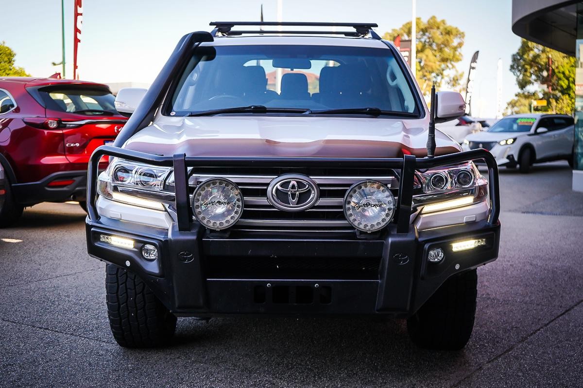 Toyota Landcruiser image 4