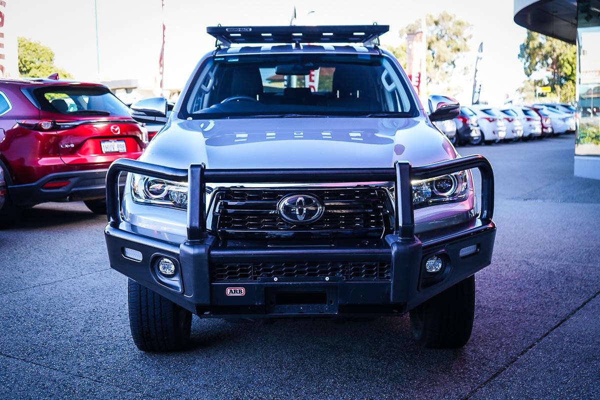 Toyota Hilux image 4